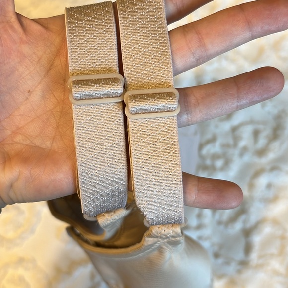 Vanity Fair Bra 42DDD - Picture 7 of 7